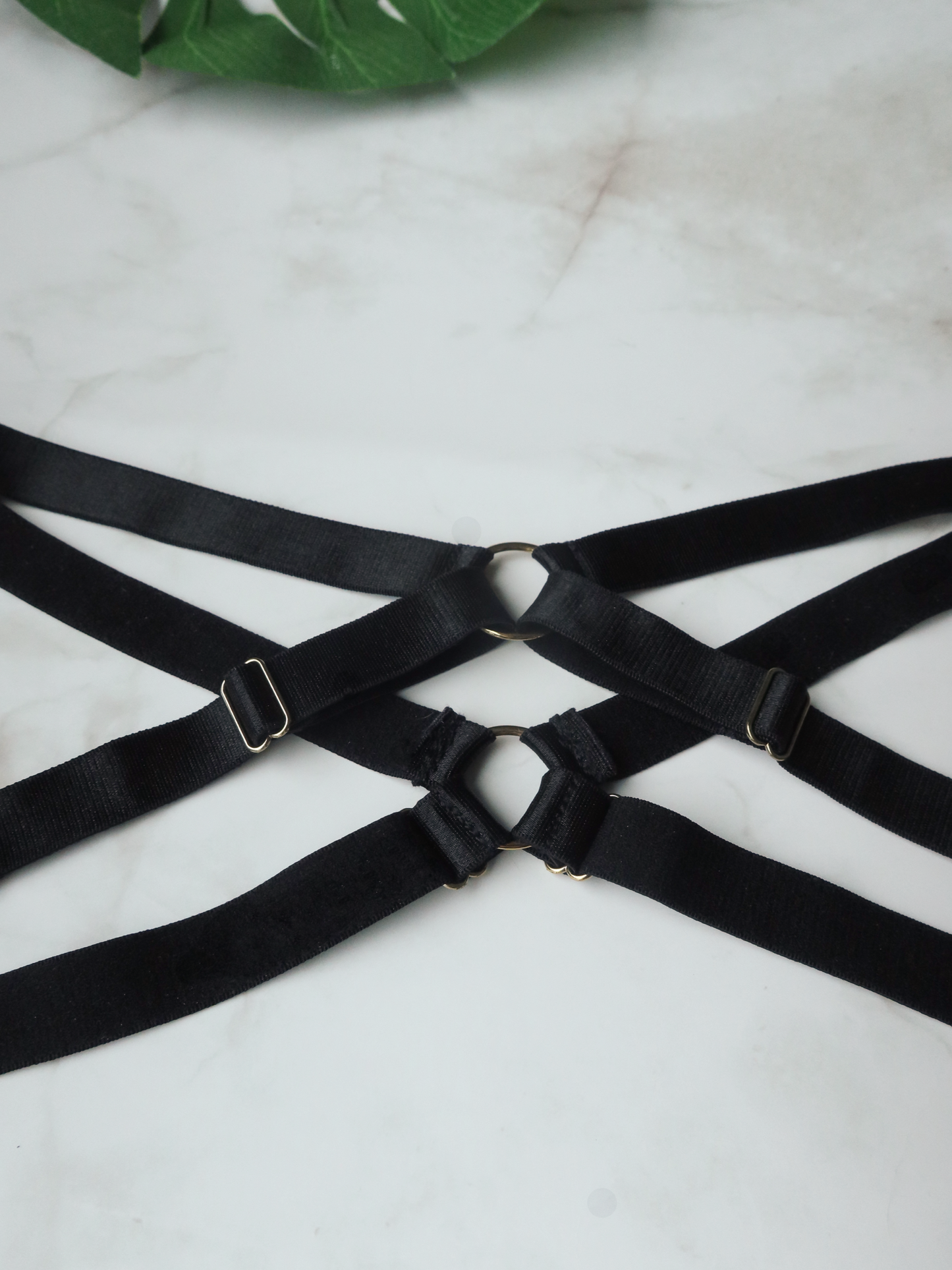 Charm Tri-Garter (Black)