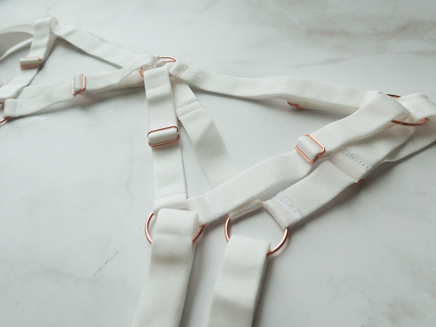 Charm Tri-Garter (White)